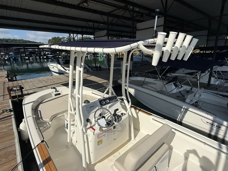 Slide: The Image of Boston Whaler 190 Montauk 2026 - 5