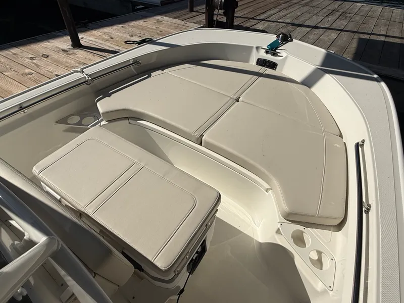 Slide: The Image of Boston Whaler 190 Montauk 2026 - 8