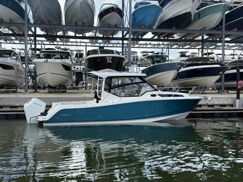 The Image of Boston Whaler 325 Conquest 2027 - 0