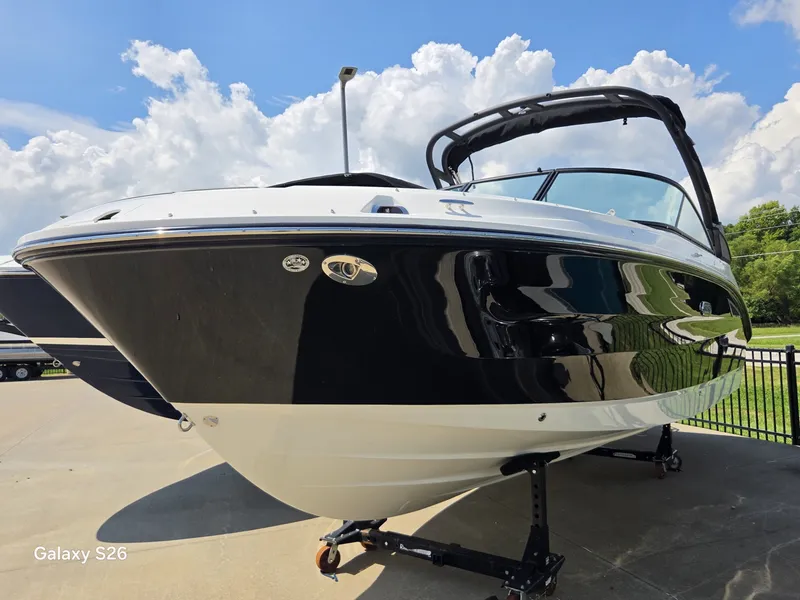 The Image of Sea Ray SDX 250 2026 - 0