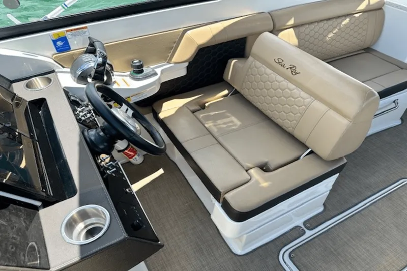 Slide: The Image of Sea Ray 290 SDX OB 2019 - 10