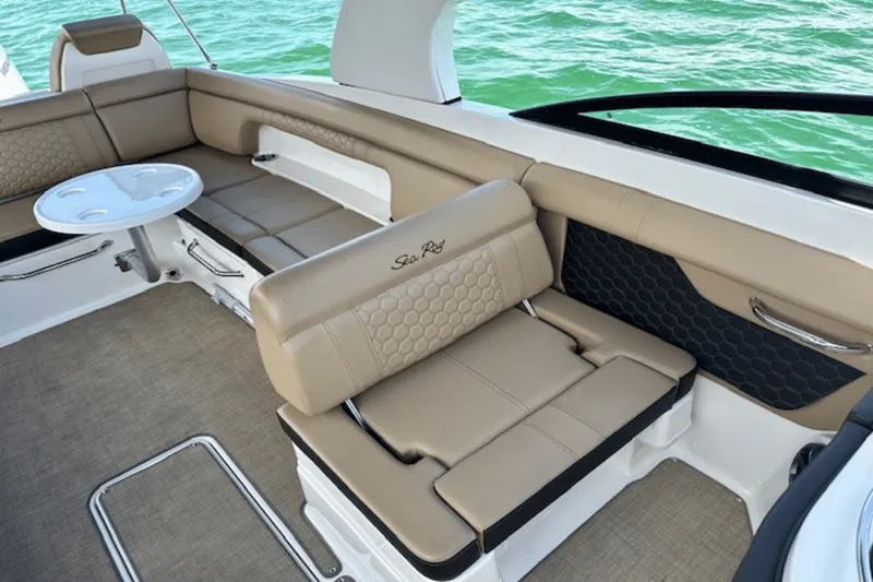 Slide: The Image of Sea Ray 290 SDX OB 2019 - 12