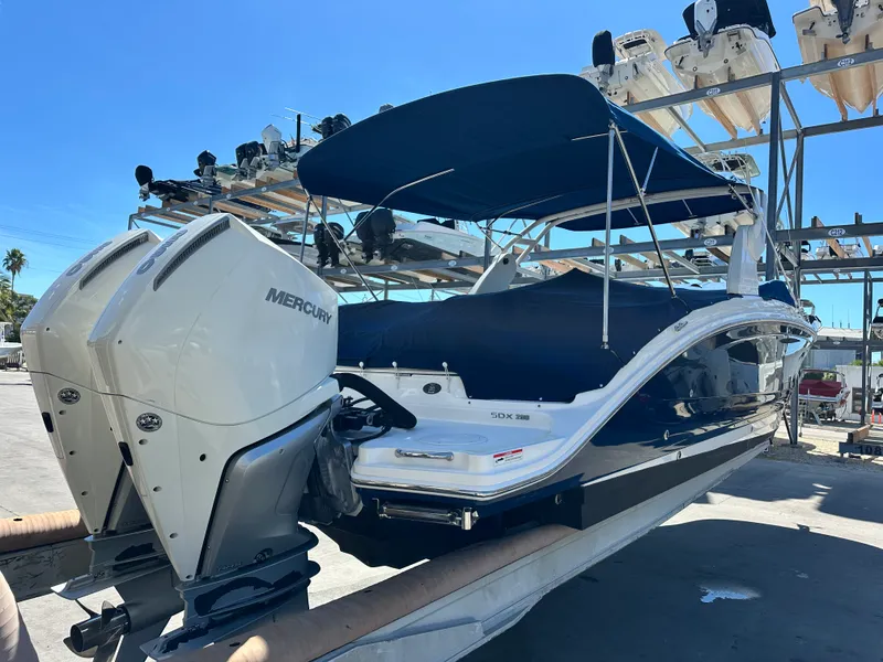 Slide: The Image of Sea Ray 290 SDX OB 2019 - 19