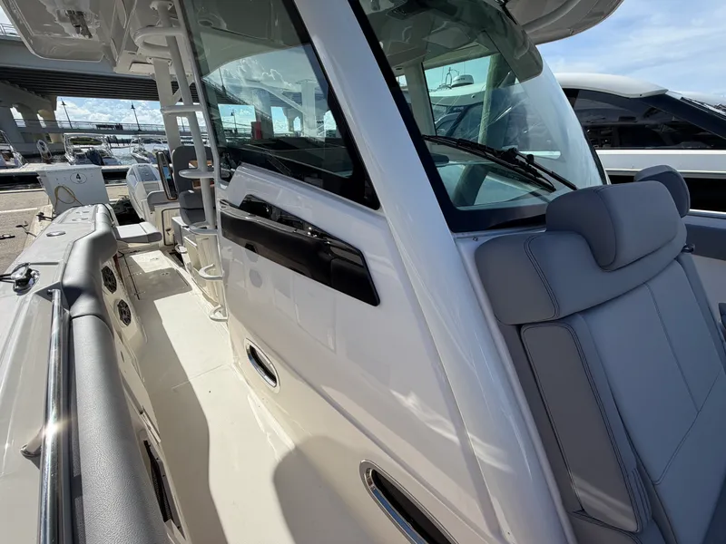 Slide: The Image of Boston Whaler 380 Outrage 2026 - 21