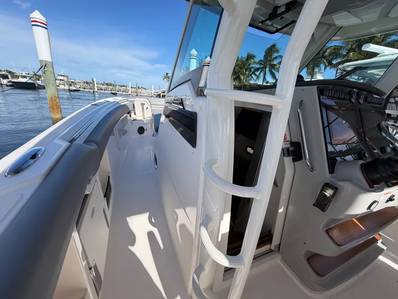 Slide: The Image of Boston Whaler 380 Outrage 2026 - 24