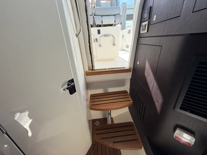 Slide: The Image of Boston Whaler 380 Outrage 2026 - 36