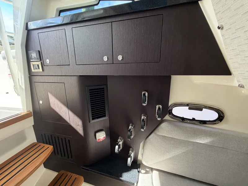 Slide: The Image of Boston Whaler 380 Outrage 2026 - 33