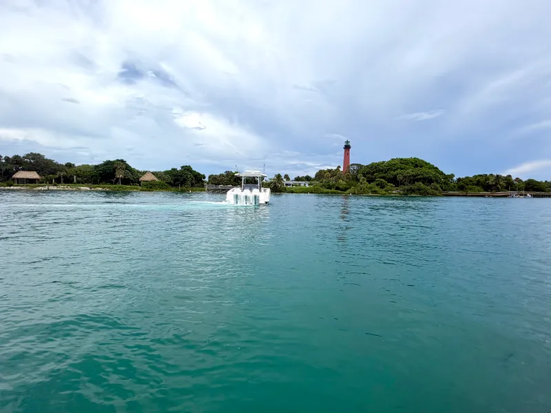 Slide: The Image of Boston Whaler 380 Outrage 2026 - 5