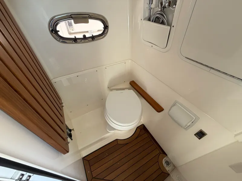 Slide: The Image of Boston Whaler 380 Outrage 2026 - 35