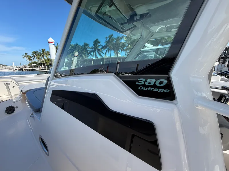 Slide: The Image of Boston Whaler 380 Outrage 2026 - 22