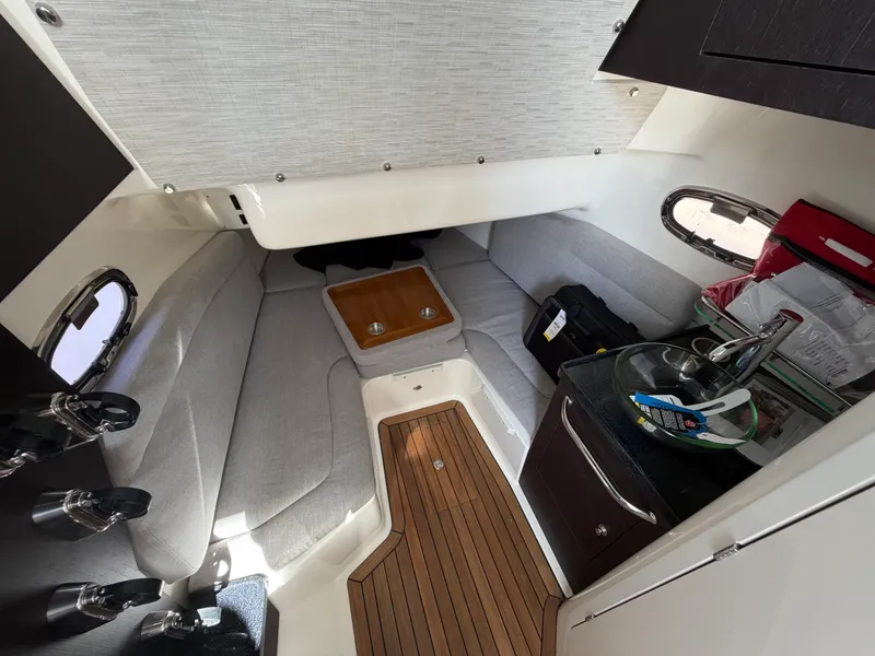 Slide: The Image of Boston Whaler 380 Outrage 2026 - 32