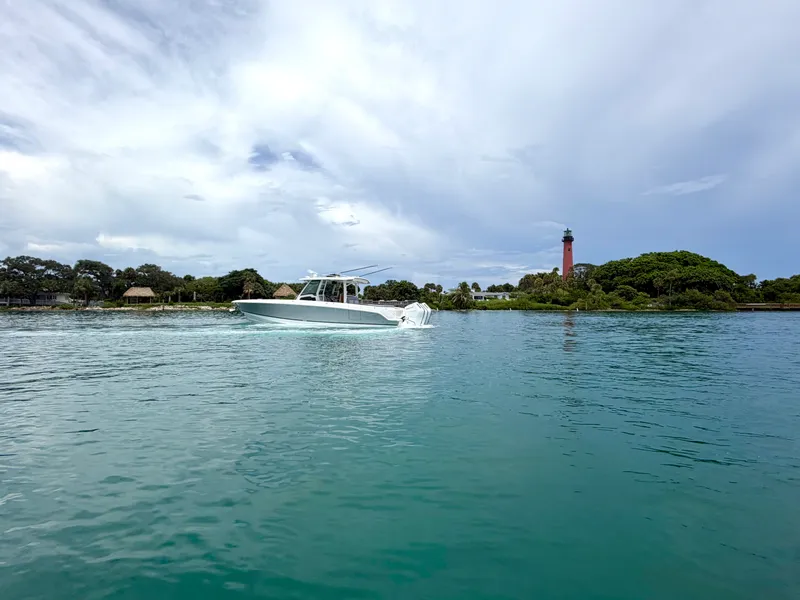 Slide: The Image of Boston Whaler 380 Outrage 2026 - 14