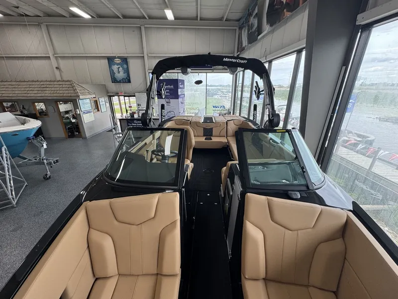 Slide: The Image of Mastercraft XT22 2026 - 30