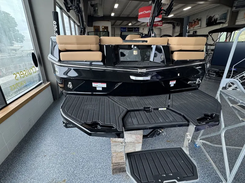 Slide: The Image of Mastercraft XT22 2026 - 2