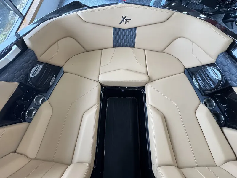 Slide: The Image of Mastercraft XT22 2026 - 28