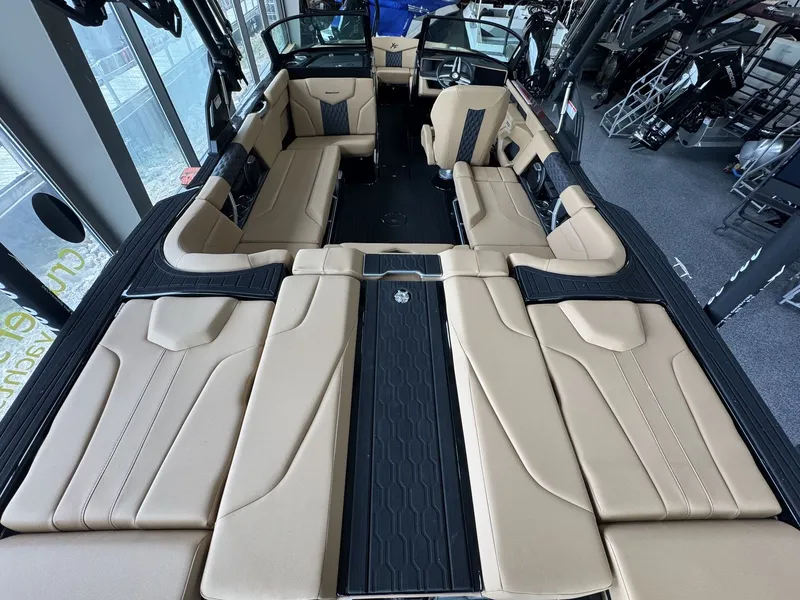 Slide: The Image of Mastercraft XT22 2026 - 5
