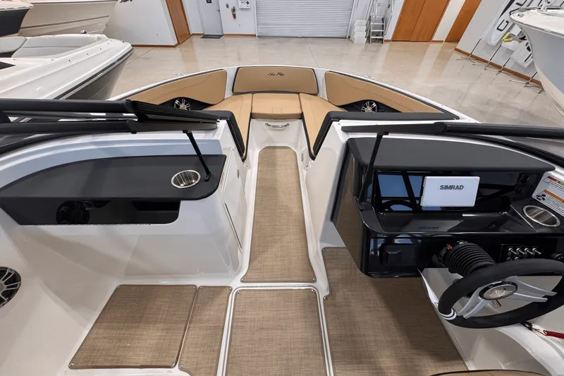 Slide: The Image of Sea Ray SPX 190 Outboard 2025 - 15