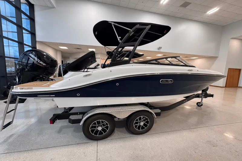 Slide: The Image of Sea Ray SPX 190 Outboard 2025 - 2