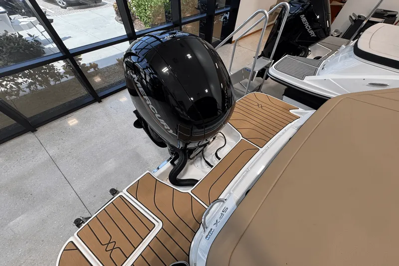 Slide: The Image of Sea Ray SPX 190 Outboard 2025 - 6