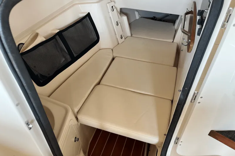 Slide: The Image of Grady-White 307 FREEDOM 2017 - 21