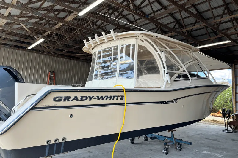 Slide: The Image of Grady-White 307 FREEDOM 2017 - 28