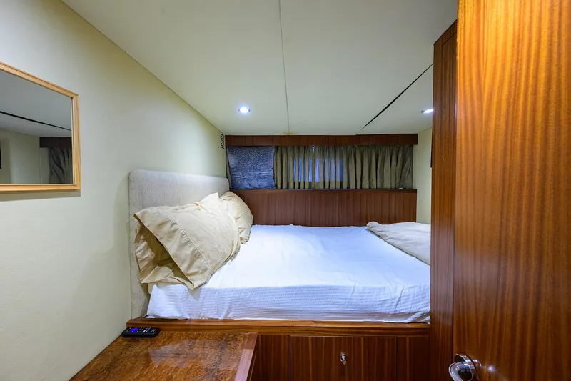 Slide: The Image of Luxurious bedroom interior of 2013 Ocean Alexander Sky Lounge yacht. - 27