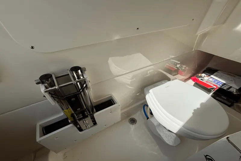 Slide: The Image of Boston Whaler 330 Outrage 2026 - 24