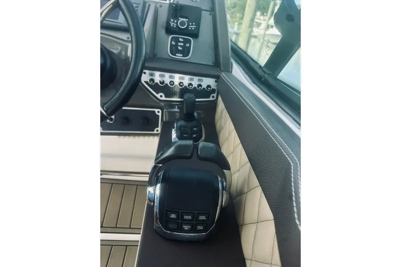 Slide: The Image of Cruisers 328 Bow Rider 2015 - 54