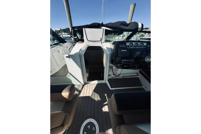 Slide: The Image of Cruisers 328 Bow Rider 2015 - 31