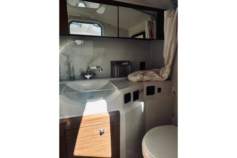 Slide: The Image of Cruisers 328 Bow Rider 2015 - 47