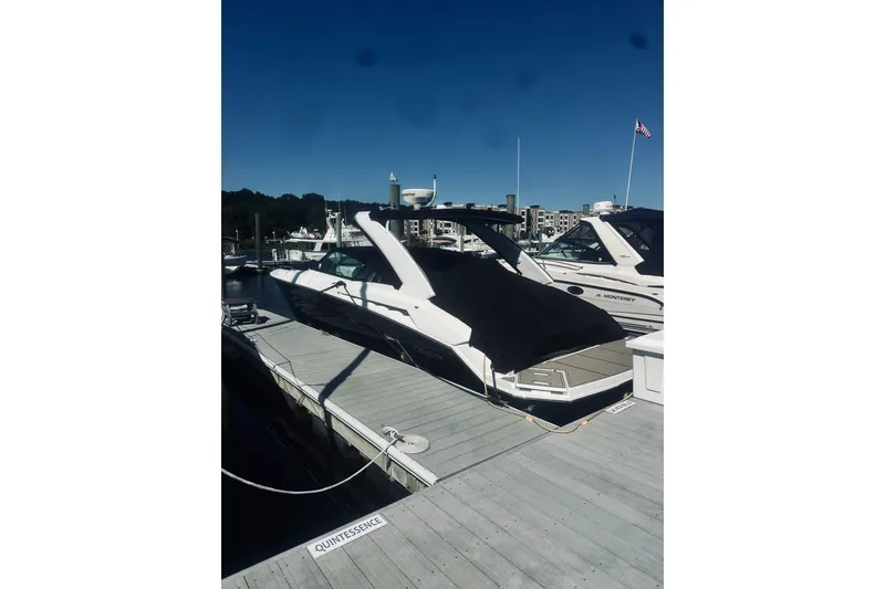 Slide: The Image of Cruisers 328 Bow Rider 2015 - 3