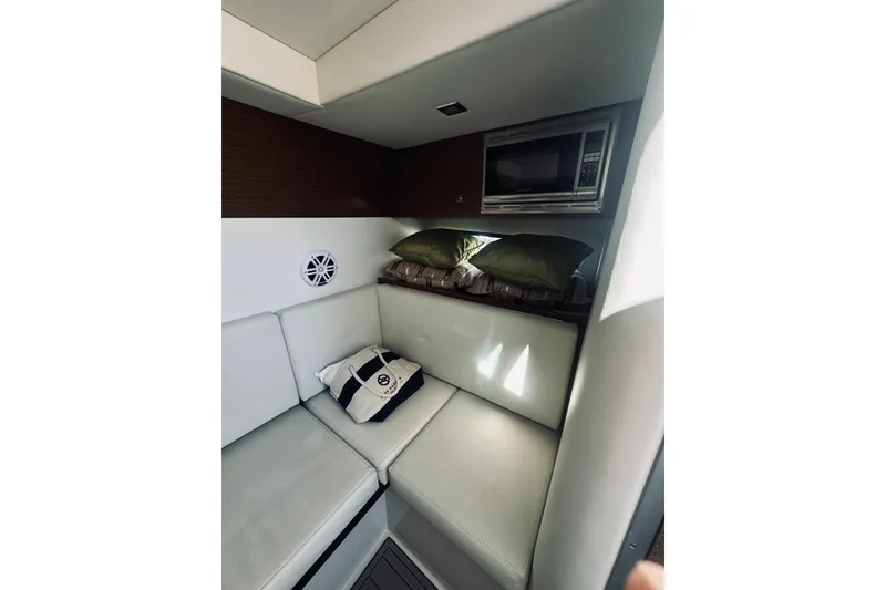 Slide: The Image of Cruisers 328 Bow Rider 2015 - 36