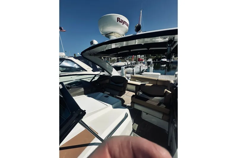Slide: The Image of Cruisers 328 Bow Rider 2015 - 19