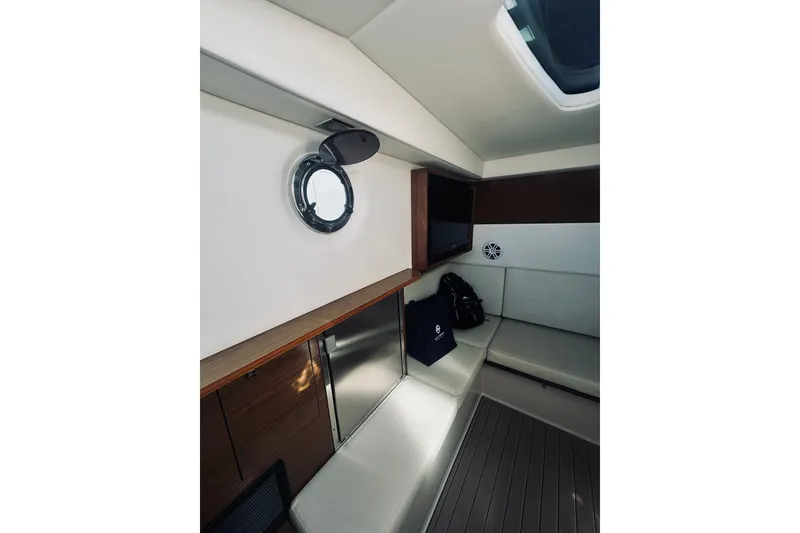 Slide: The Image of Cruisers 328 Bow Rider 2015 - 35