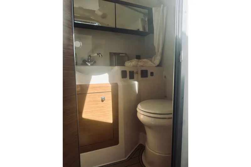Slide: The Image of Cruisers 328 Bow Rider 2015 - 46
