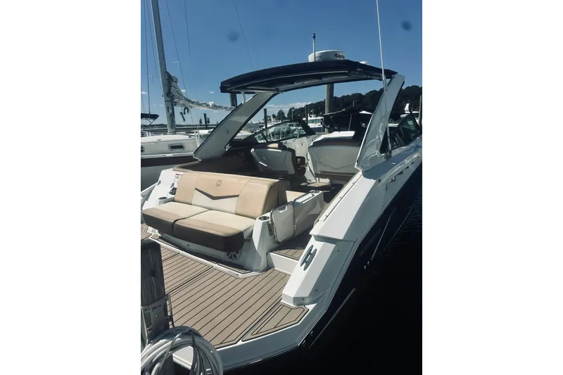 Slide: The Image of Cruisers 328 Bow Rider 2015 - 0