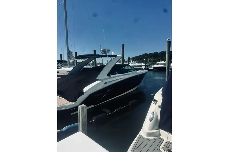 Slide: The Image of Cruisers 328 Bow Rider 2015 - 4