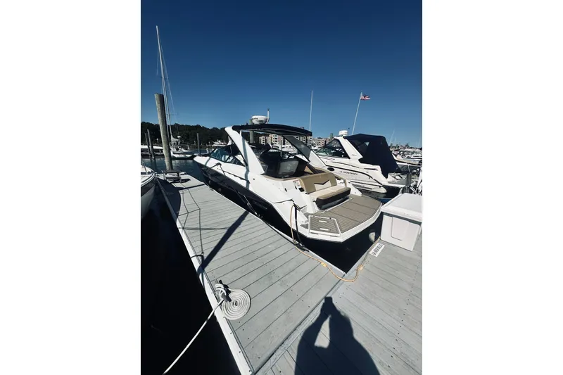 The Image of Cruisers 328 Bow Rider 2015 - 2