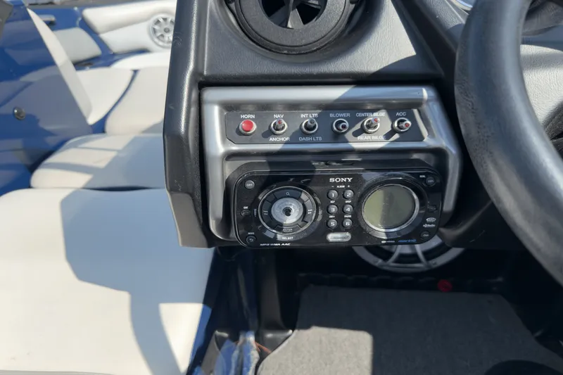 Slide: The Image of Axis A20 2015 - 11