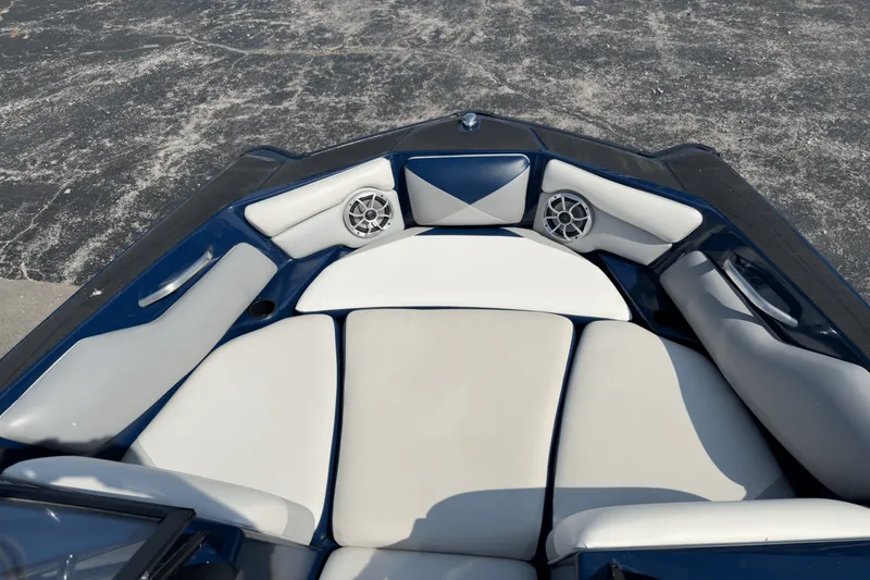 Slide: The Image of Axis A20 2015 - 12