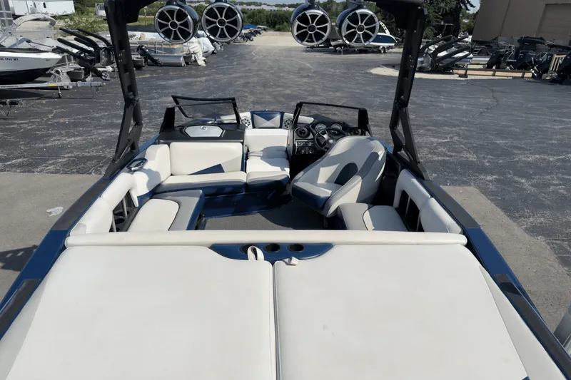 Slide: The Image of Axis A20 2015 - 2