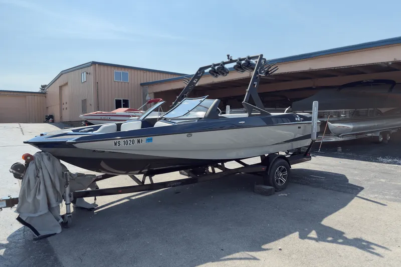 Slide: The Image of Axis A20 2015 - 4