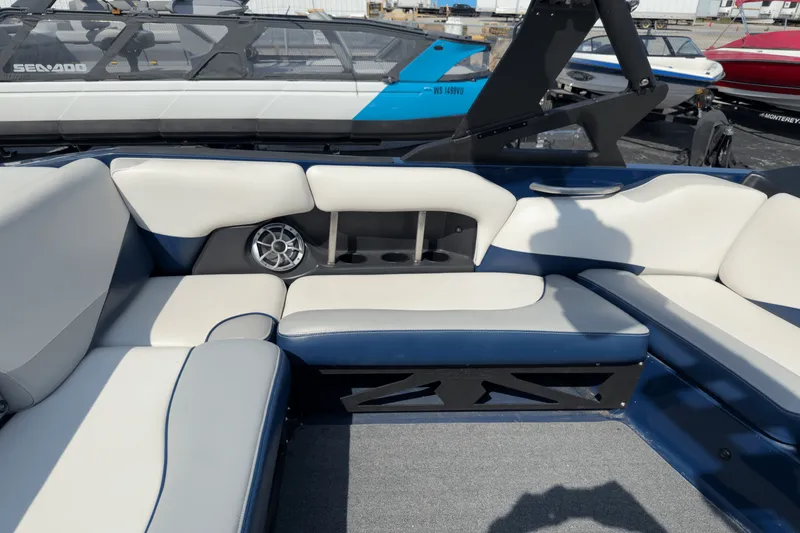 Slide: The Image of Axis A20 2015 - 6