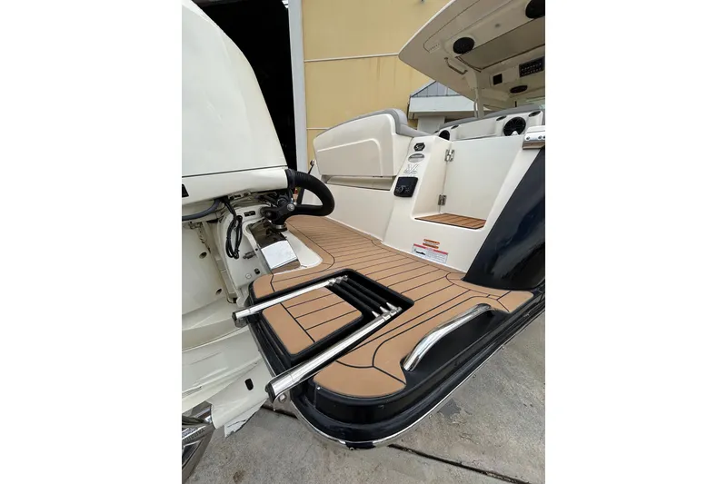 Slide: The Image of Scout 305 LXF 2021 - 9