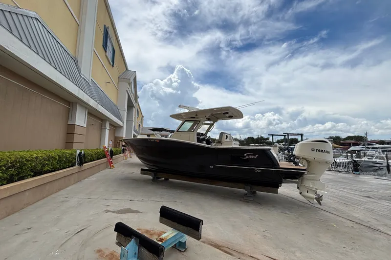 Slide: The Image of Scout 305 LXF 2021 - 2