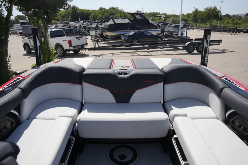 Slide: The Image of Mastercraft XT22 2019 - 14