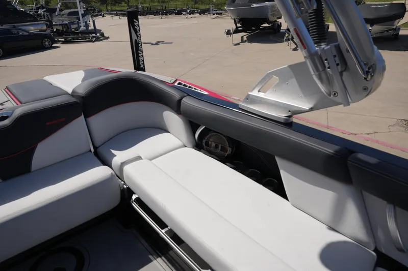 Slide: The Image of Mastercraft XT22 2019 - 15