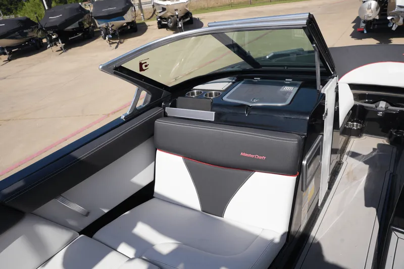 Slide: The Image of Mastercraft XT22 2019 - 16