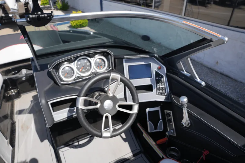 Slide: The Image of Mastercraft XT22 2019 - 21