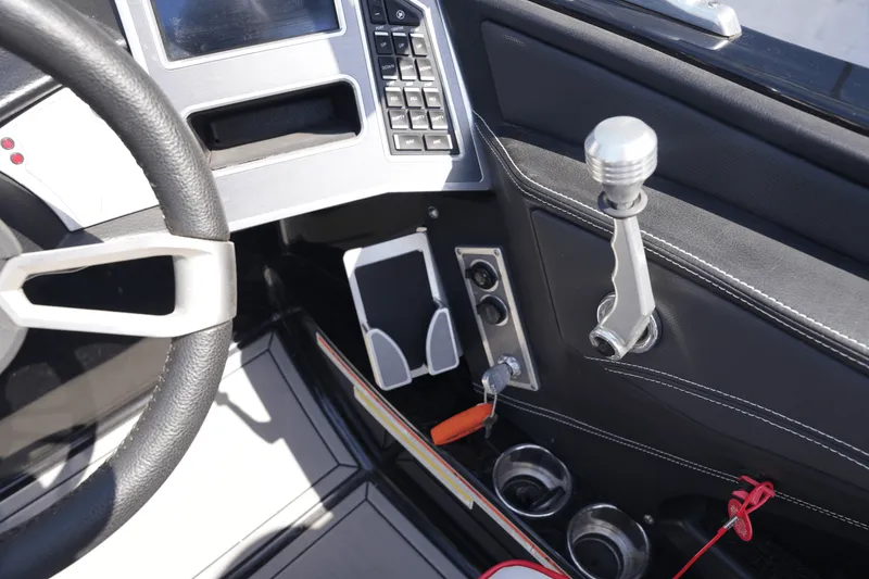 Slide: The Image of Mastercraft XT22 2019 - 24